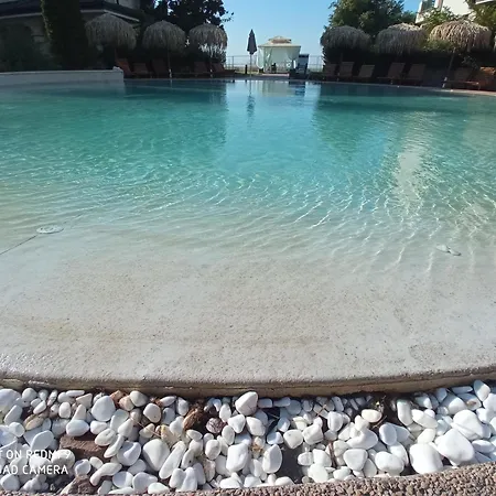 Emerald & Spa,studio Ikat310 Апартамент *