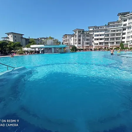 Апартамент Emerald & Spa,studio Ikat310 *