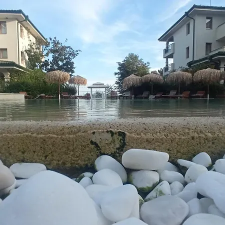 Апартамент Emerald & Spa,studio Ikat310 Равда