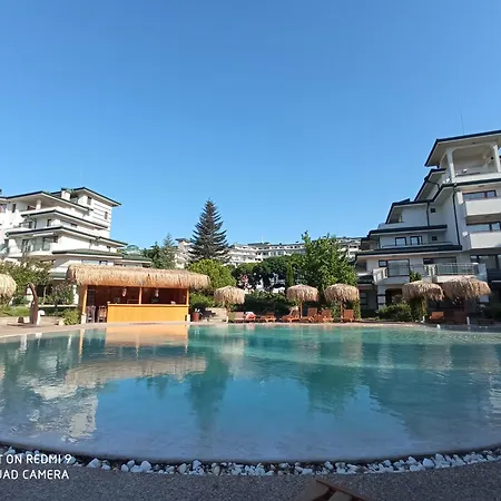 Emerald & Spa,studio Ikat310 Равда