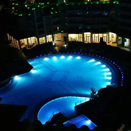 Emerald & Spa,studio Ikat310 아파트 라브다