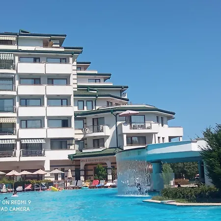 Emerald & Spa,studio Ikat310 아파트