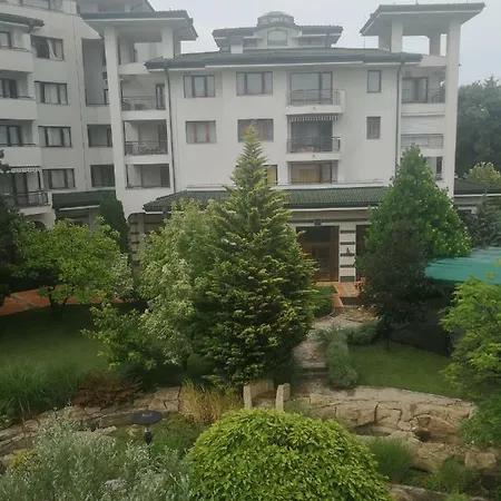 Emerald & Spa,studio Ikat310 아파트