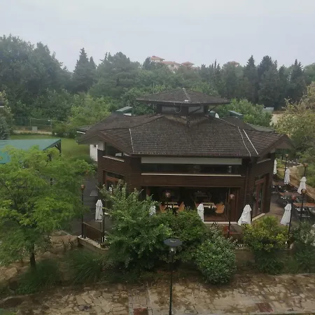 Emerald & Spa,studio Ikat310 아파트