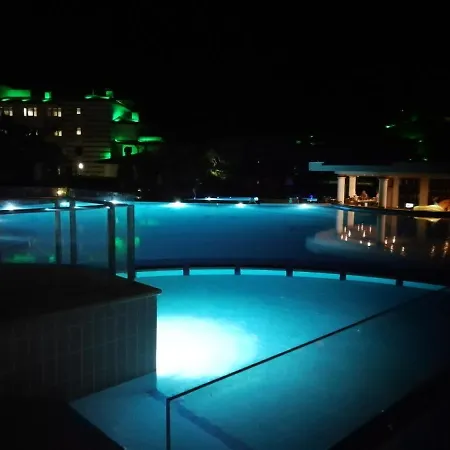 Emerald & Spa,studio Ikat310 아파트