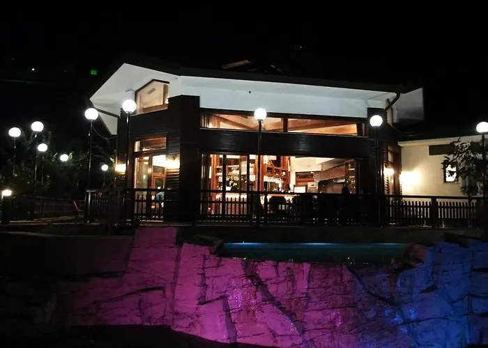 Emerald & Spa,studio Ikat310 アパート