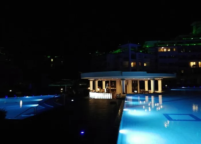 Emerald & Spa,studio Ikat310 アパート *